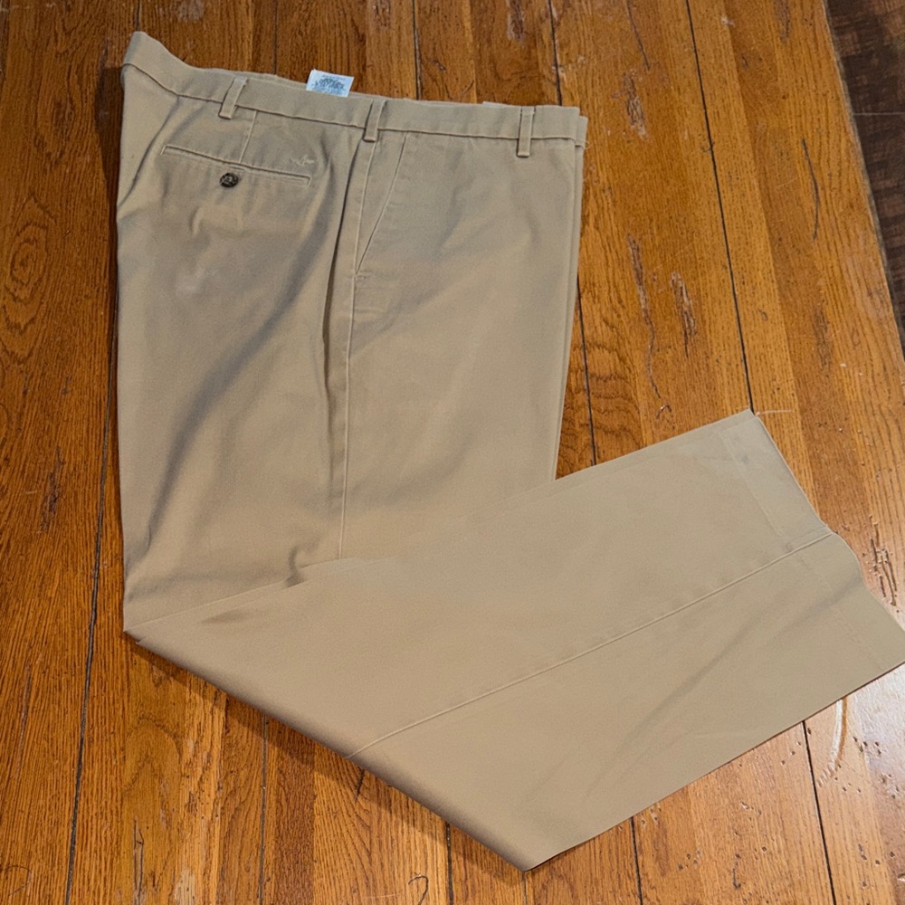Dockers Men's Khaki Chinos